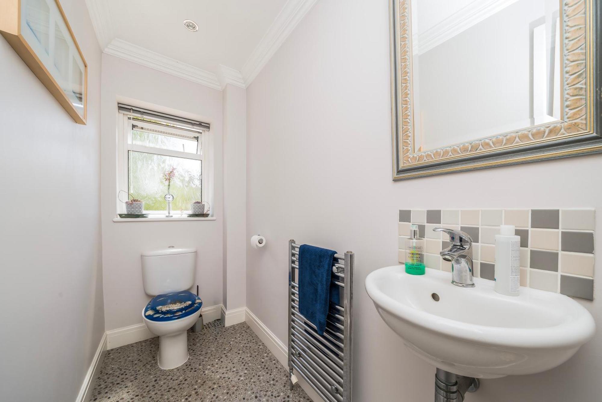 Serene Spacious Room Staines-upon-Thames Exterior photo